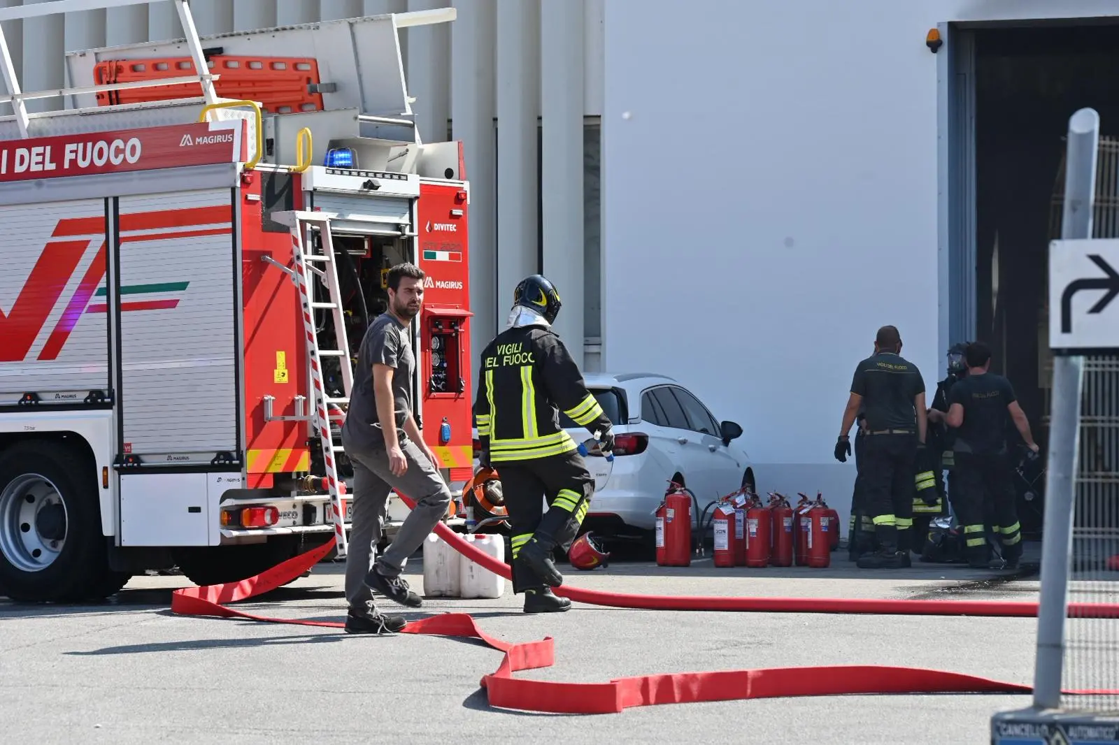 L'intervento dei Vigili del fuoco all'azienda Baumann