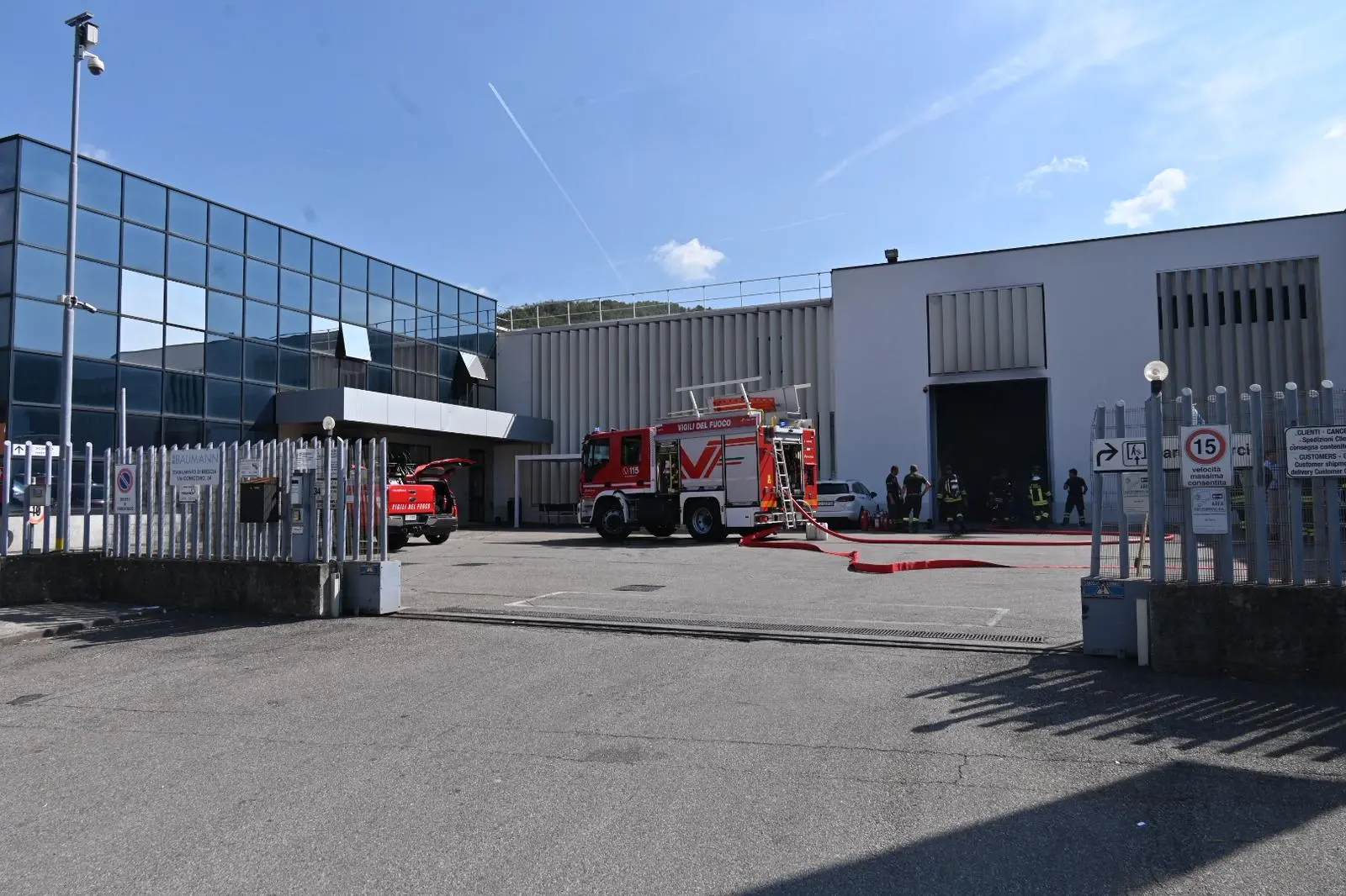 L'intervento dei Vigili del fuoco all'azienda Baumann