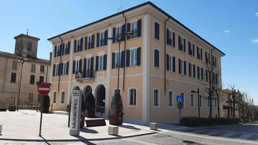 Il municipio di Cellatica, uno dei 35 comuni bresciani beneficiari del contributo - © www.giornaledibrescia.it