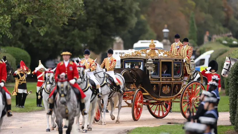 epa12384676 A handout photo made available by the British Ministry of Defence shows Britain's King Charles III and US President Donald J. Trump during a carriage ride to Windsor Castle in Windsor, Britain, 17 September 2025. Britain's King Charles III is hosting US President Trump during his second official state visit to the UK from 17 to 19 September 2025. EPA/SSgt Donald C TODD/UK MOD HANDOUT HANDOUT EDITORIAL USE ONLY/NO SALES