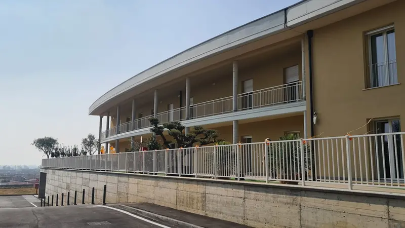 L'esterno della residenza - © www.giornaledibrescia.it