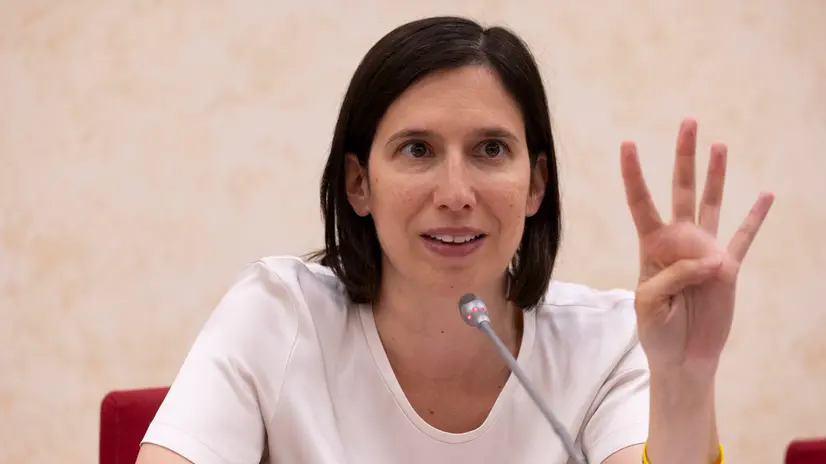 La segretaria del PD Elly Schlein, alla conferenza stampa per presentare il disegno di legge sulla regolamentazione del lavoro part-time. Roma, 15 luglio 2025 ANSA/MASSIMO PERCOSSI