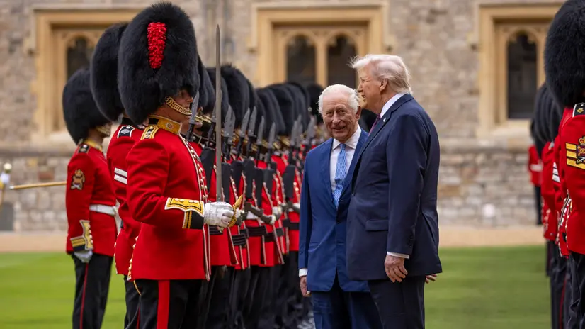 epa12384990 A handout photo made available by the UK Ministry of Defence shows Britain's King Charles III (L) and US President Donald J. Trump review the Guard of Honour during the state visit at Windsor Castle in Windsor, Britain, 17 September 2025. A full ceremonial welcome will be provided for the US President at the start of the second state visit to the UK. EPA/SGT ROB KANE/RAF/ BRITISH MINISTRY OF DEFENCE/ HANDOUT MANDATORY CREDIT: CROWN COPYRIGHTHANDOUT EDITORIAL USE ONLY/NO SALES