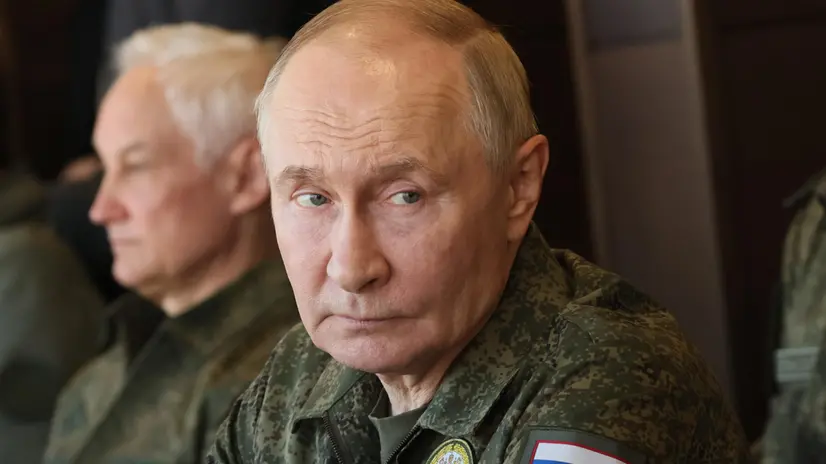 epa12382907 Russian President Vladimir Putin supervises the Russian-Belarusian joint military drills 'Zapad 2025' (West 2025) at the Mulino training ground, Nizhny Novgorod region, Russia, 16 September 2025. EPA/MIKHAIL METZEL/SPUTNIK/KREMLIN POOL MANDATORY CREDIT
