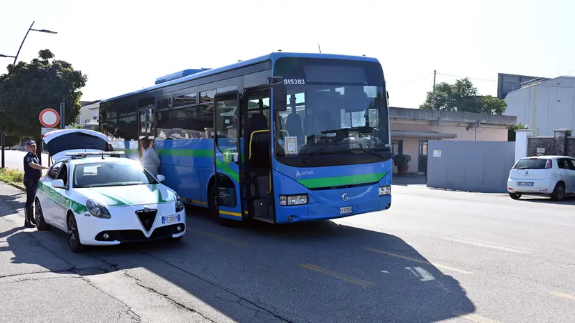L'autobus Arriva fermato a Ospitaletto - Foto Gabriele Strada/Neg © www.giornaledibrescia.it