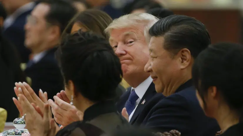 epa06317906 US President Donald Trump (C-L) and China's President Xi Jinping (2-R) attend at a state dinner at the Great Hall of the People in Beijing, China, 09 November 2017. US President Donald J. Trump is in China for a state visit from 08 to 10 November as part of his 12-day tour of Asia. EPA/THOMAS PETER / POOL