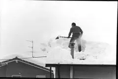 Famiglie per strada, traffico bloccato: la grande nevicata del 1985
