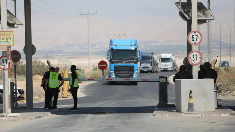 epa11593040 A view of Allenby Bridge, also known as the King Hussein Bridge, crossing between Jordan and the West Bank, near Jericho, West Bank, 08 September 2024. Three Israelis were killed in a shooting attack at the border crossing on 08 Seotember 2024, the Israeli army said in a post on social media. The driver approached the area of the Allenby Bridge from Jordan in a truck, exited the truck, and opened fire at the Israeli security forces operating at the bridge, the Israeli Defence Forces (IDF) reported. EPA/Jamal Awwad