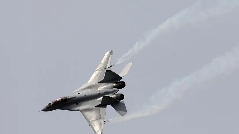 epa03841884 A Russian Mikoyan (MIG)-35 light fighter performs at the MAKS-2013 international air show in the city of Zhukovsky, outside of Moscow, Russia, 29 August 2013. EPA/SERGEI CHIRIKOV