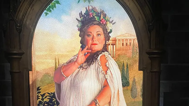 La «signora grassa», guardiana che presidia la Torre di Grifondoro - Foto Luca Marenda