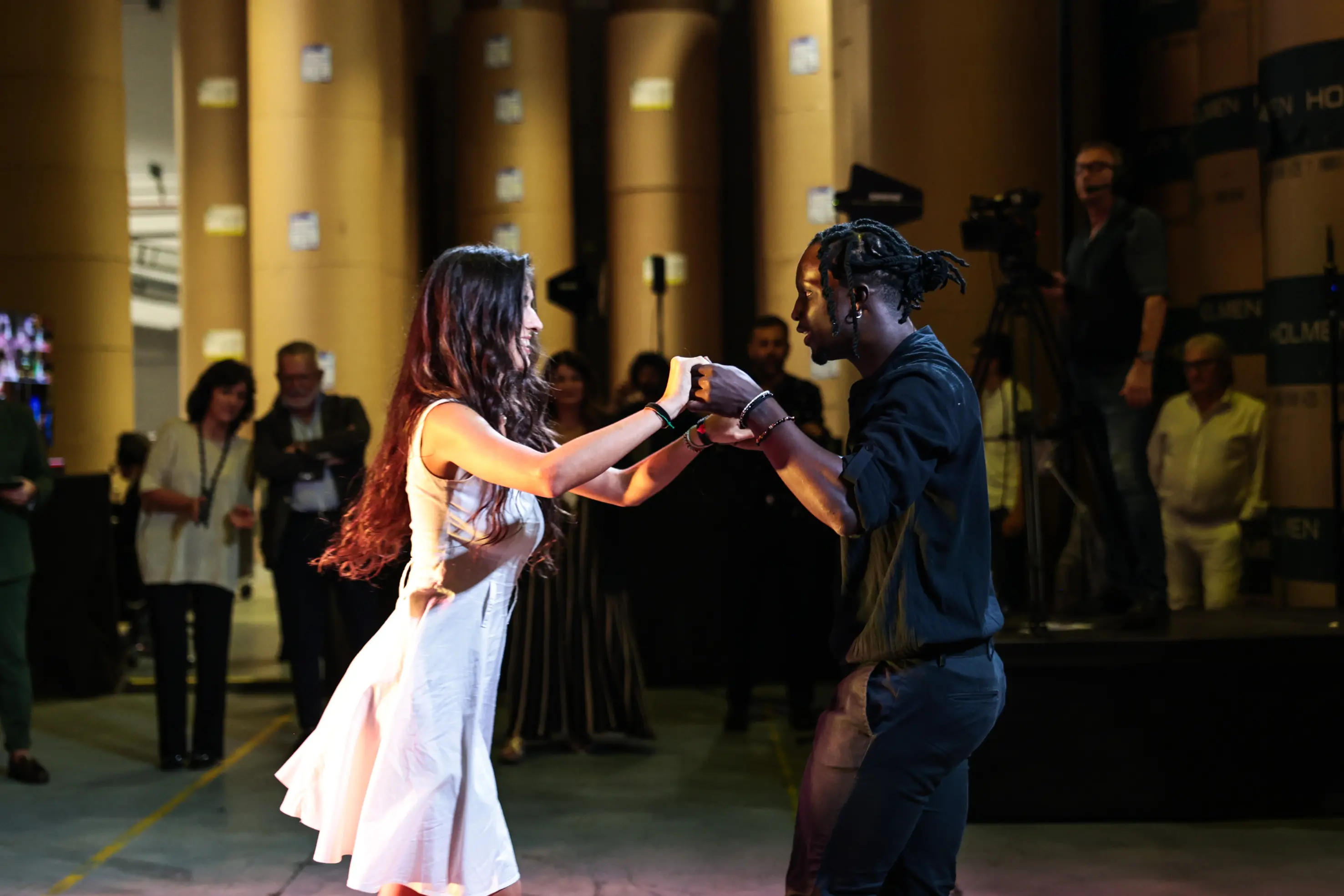 Spettacolo e festa alla Open Night di Editoriale Bresciana