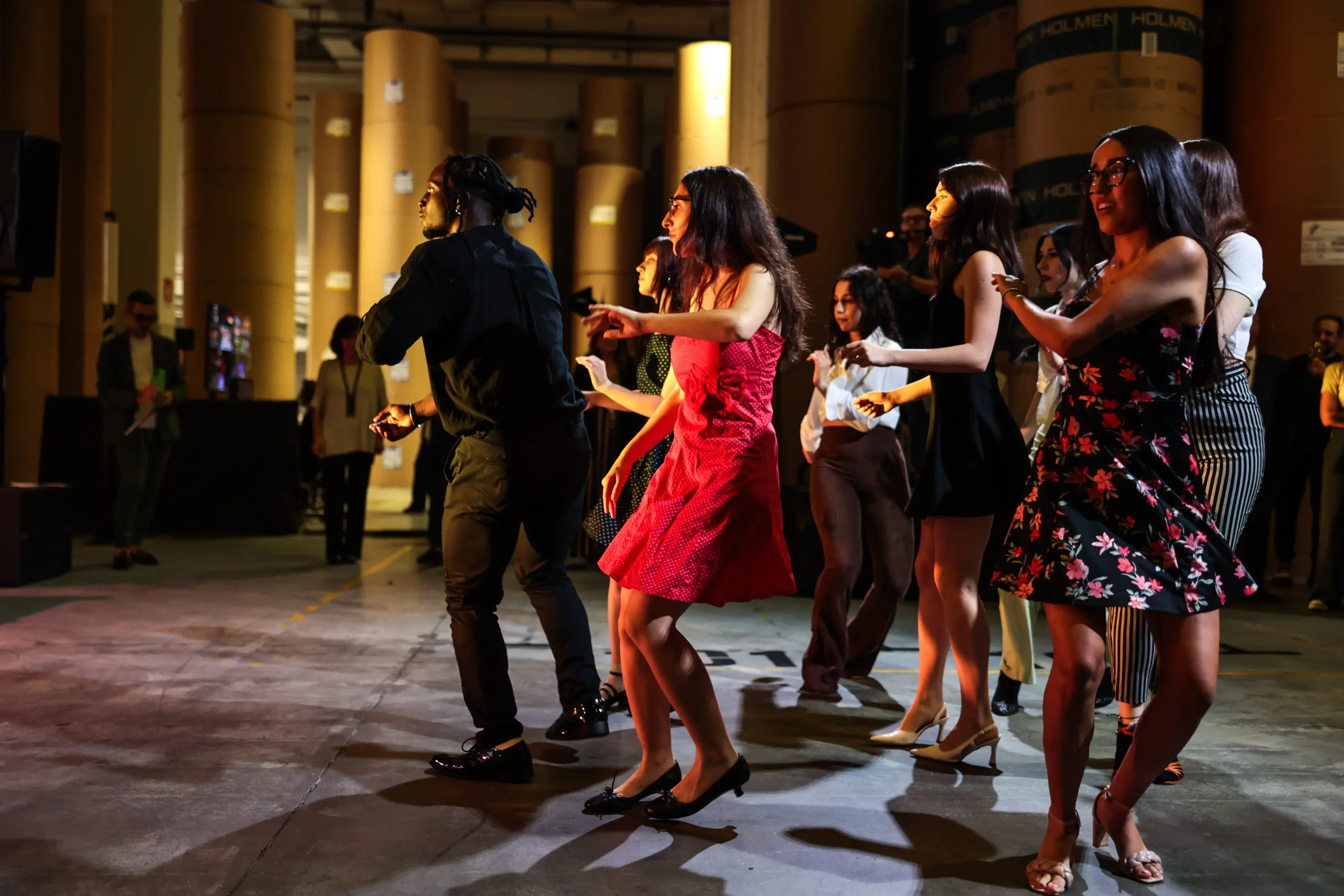 Spettacolo e festa alla Open Night di Editoriale Bresciana