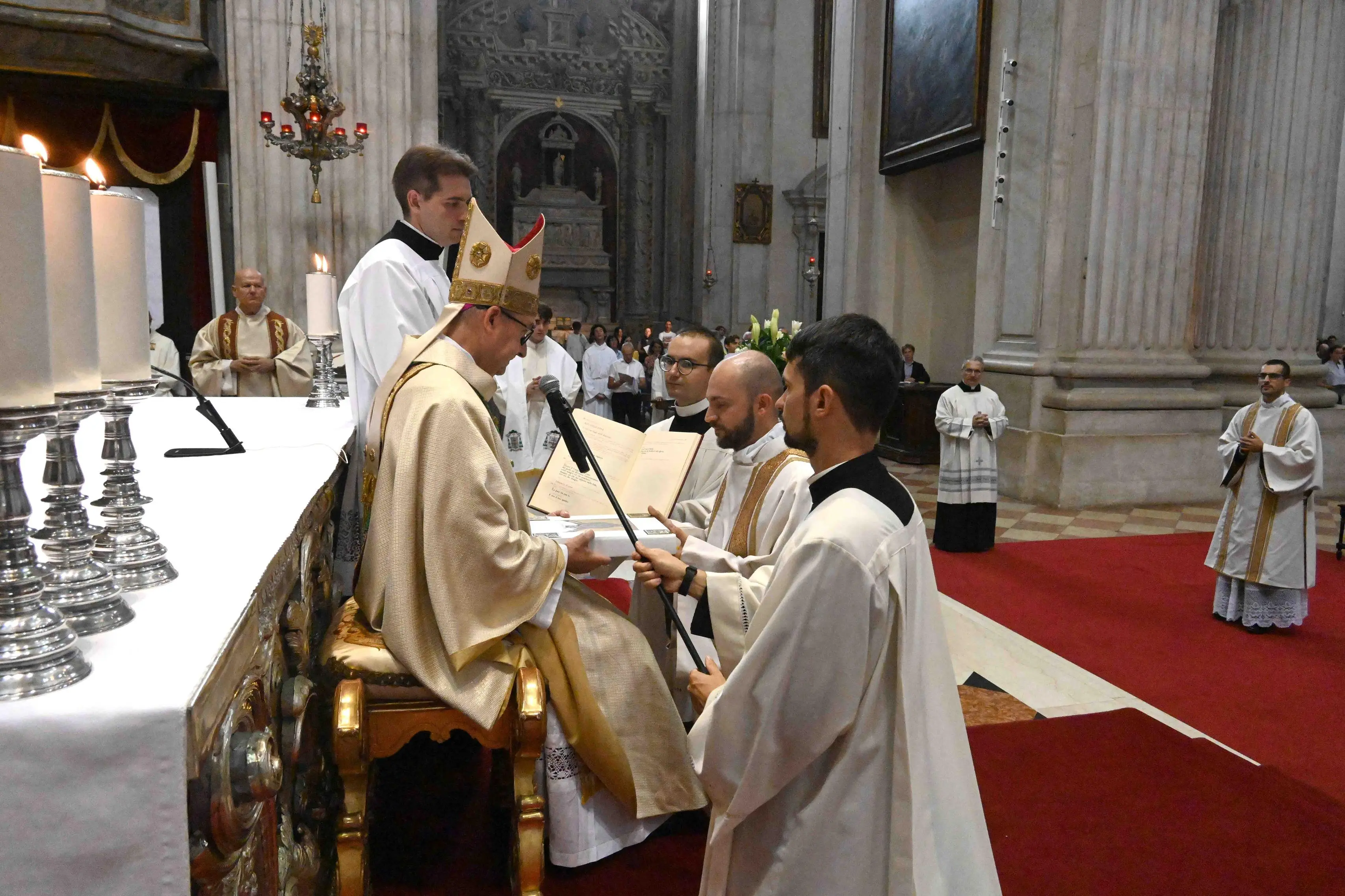 Le ordinazioni diaconali in Duomo