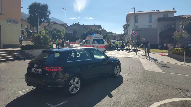 La piazza di Artogne teatro del tragico incidente - © www.giornaledibrescia.it