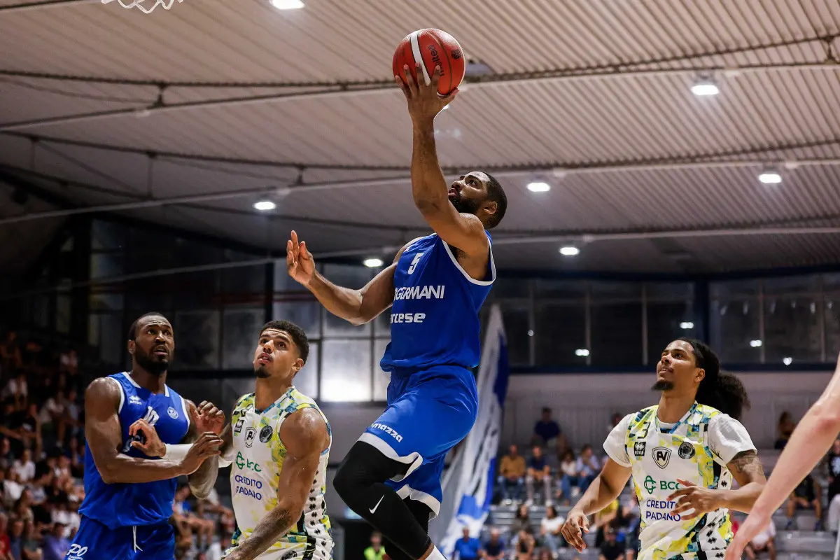 Basket, gli scatti di Germani-Cremona