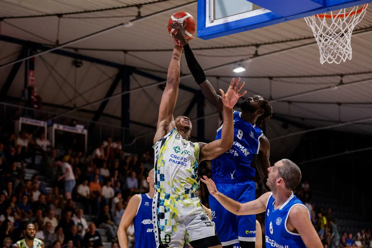 Basket, gli scatti di Germani-Cremona