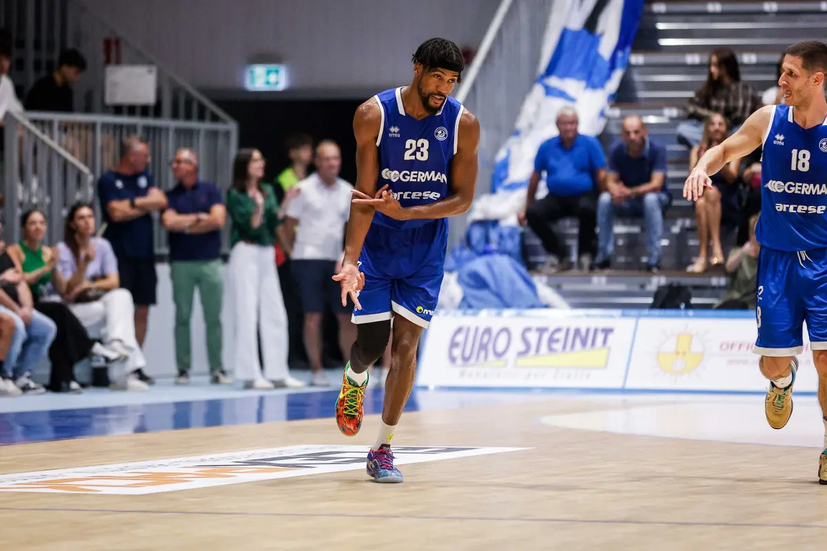 Basket, gli scatti di Germani-Cremona