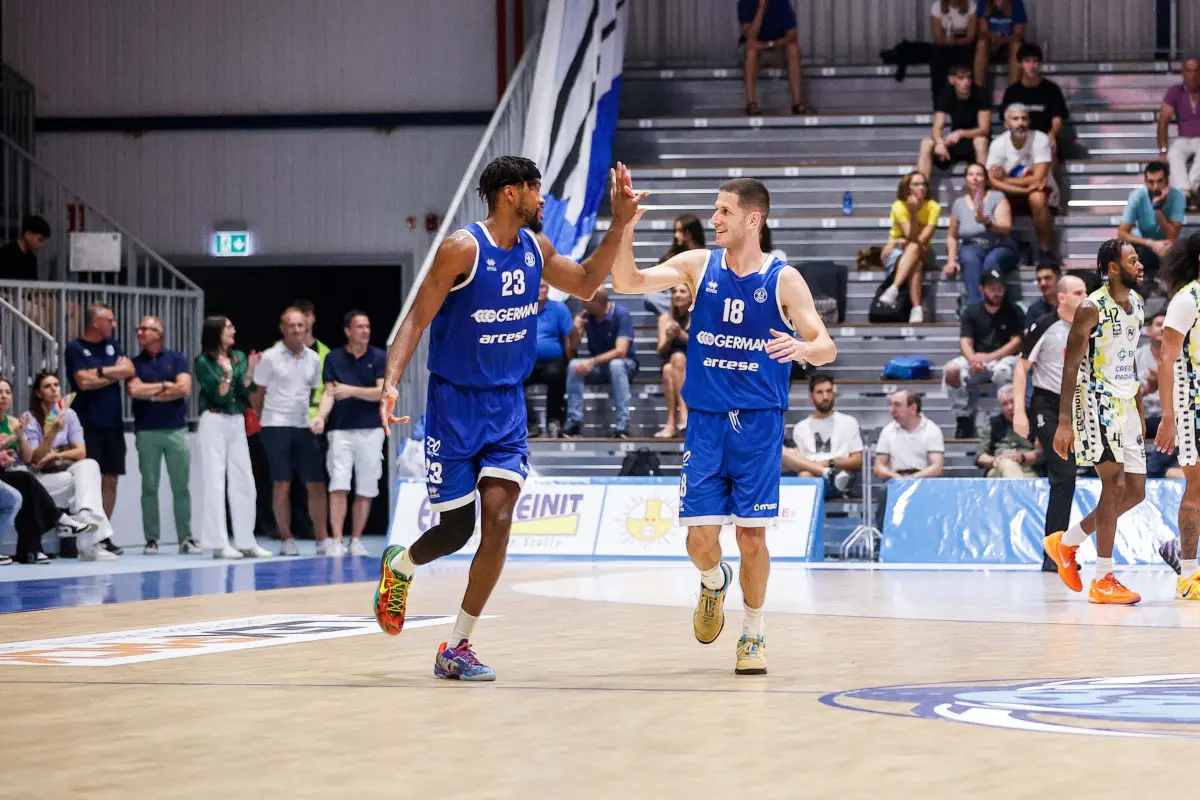 Basket, gli scatti di Germani-Cremona