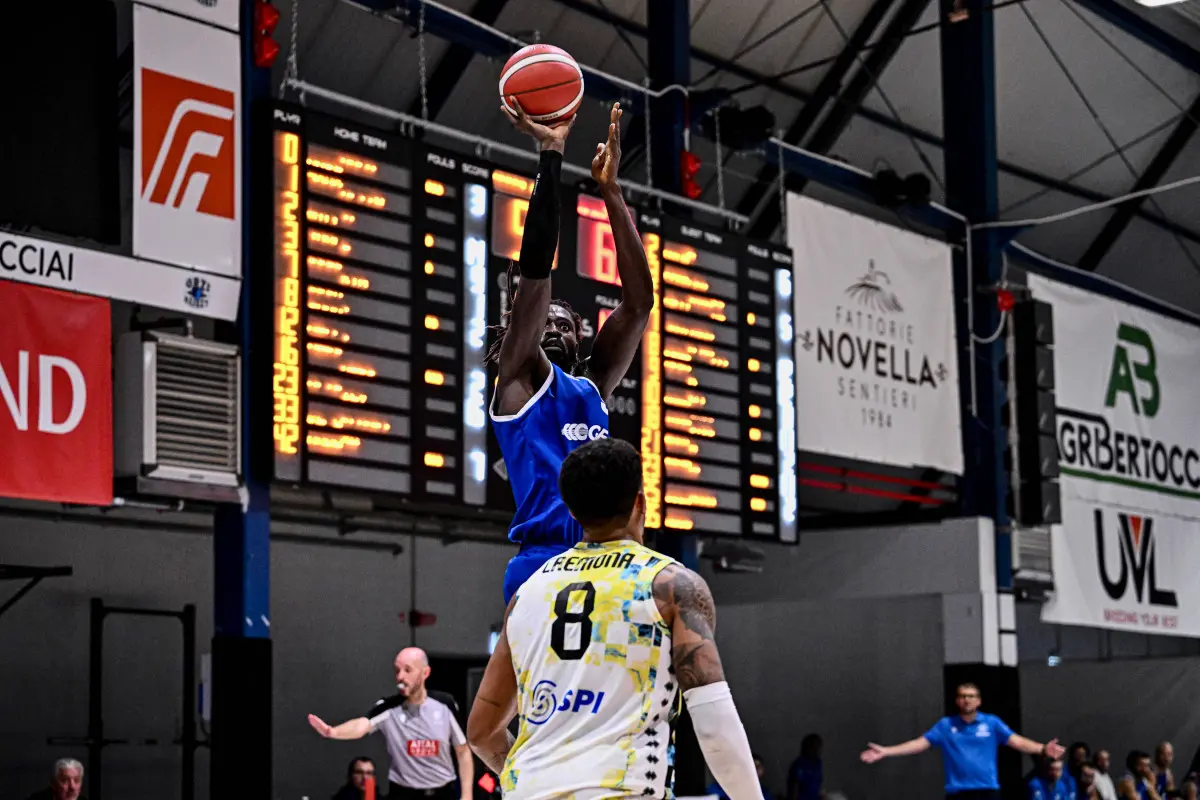 Basket, gli scatti di Germani-Cremona