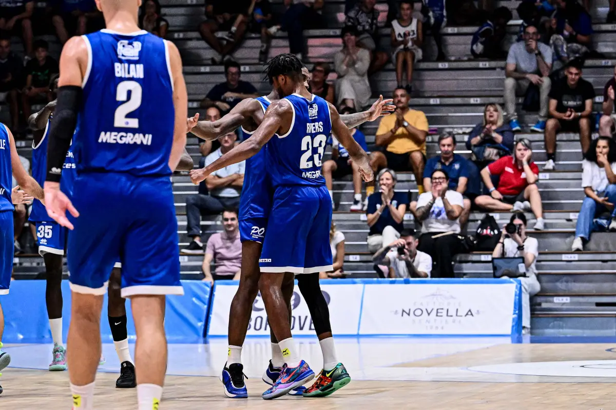 Basket, gli scatti di Germani-Cremona