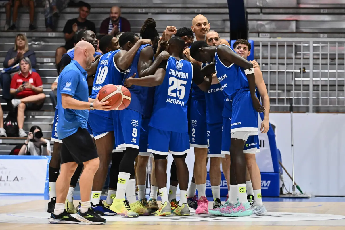 Basket, gli scatti di Germani-Cremona