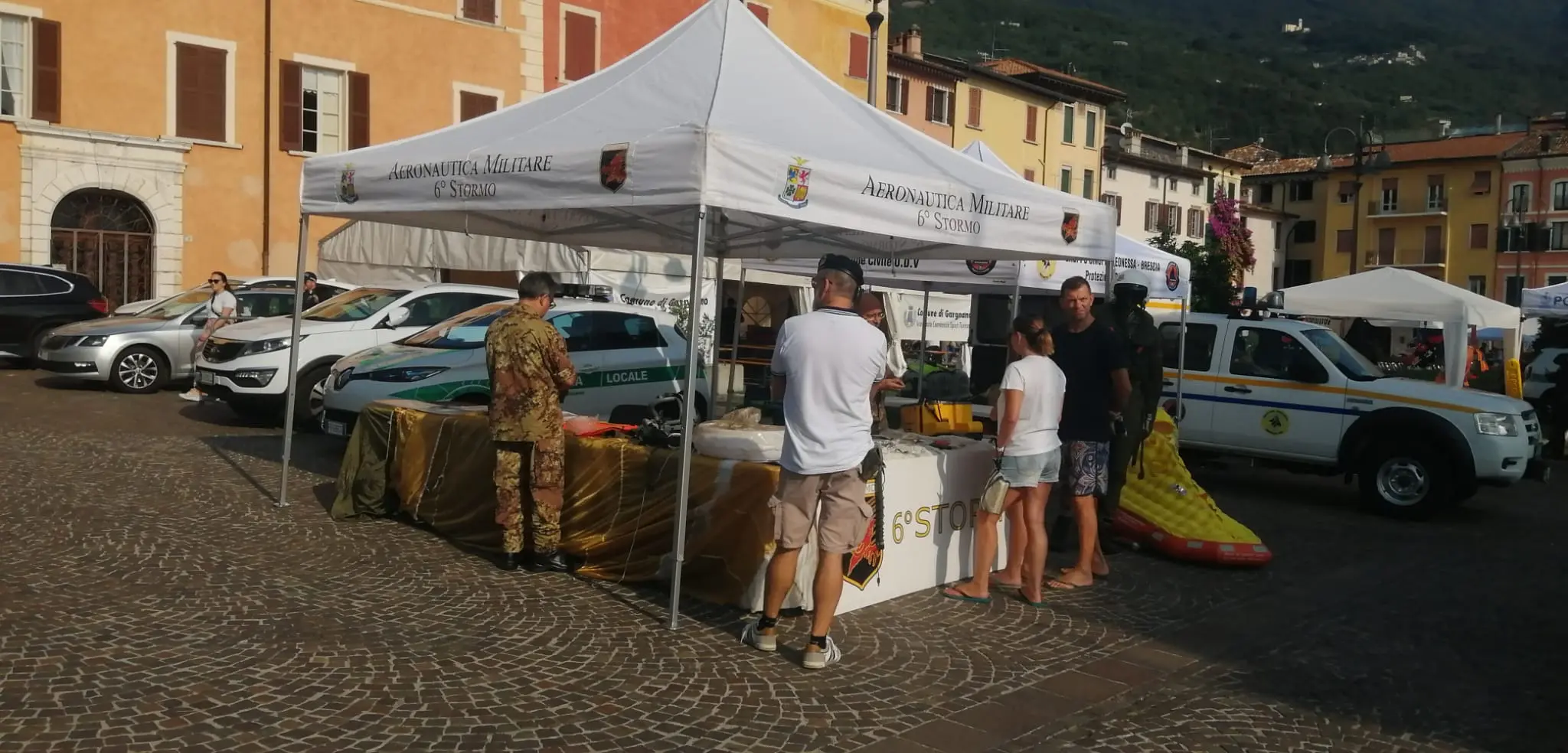 Children Wind Cup, la piazza del porto vecchio di Bogliaco