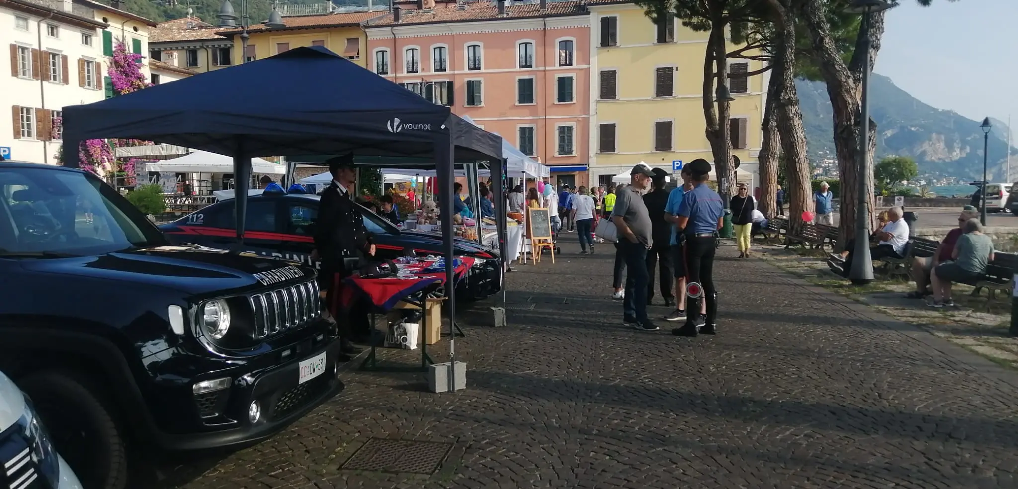 Children Wind Cup, la piazza del porto vecchio di Bogliaco
