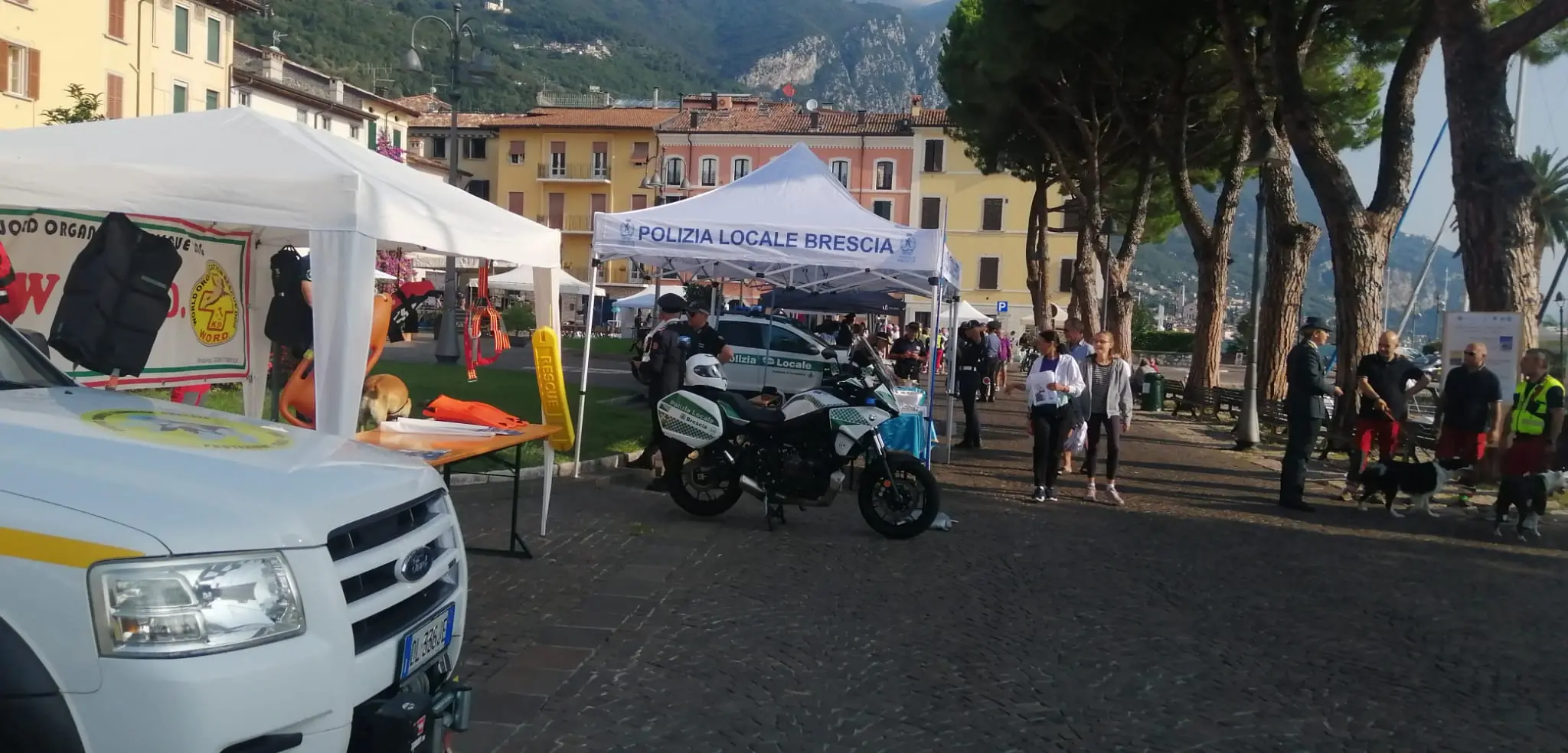 Children Wind Cup, la piazza del porto vecchio di Bogliaco