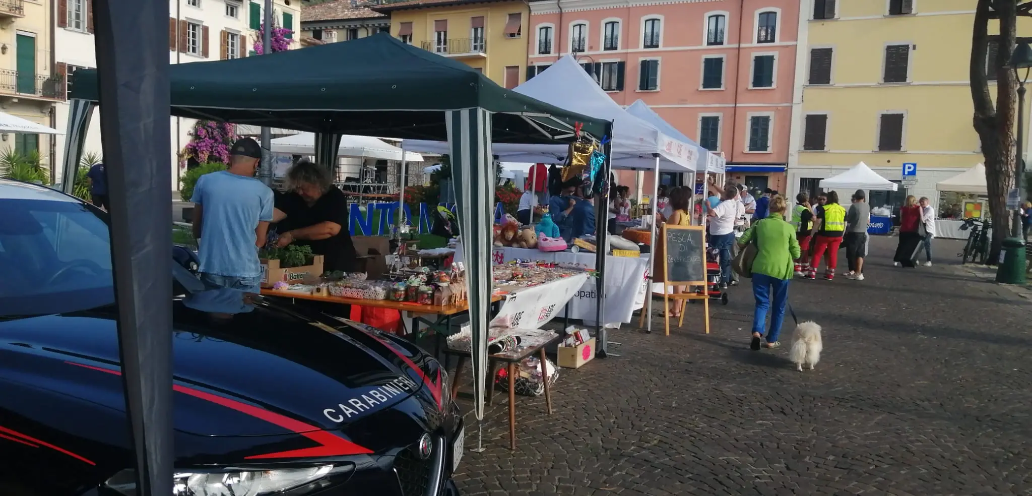 Children Wind Cup, la piazza del porto vecchio di Bogliaco