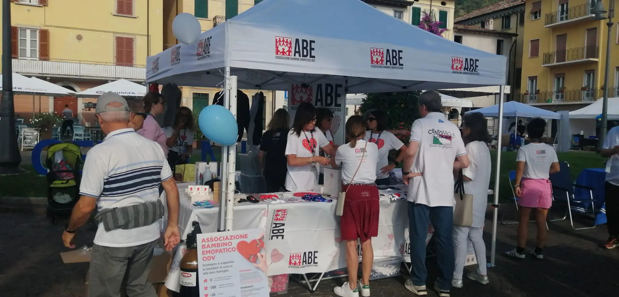 Children Wind Cup, la piazza del porto vecchio di Bogliaco