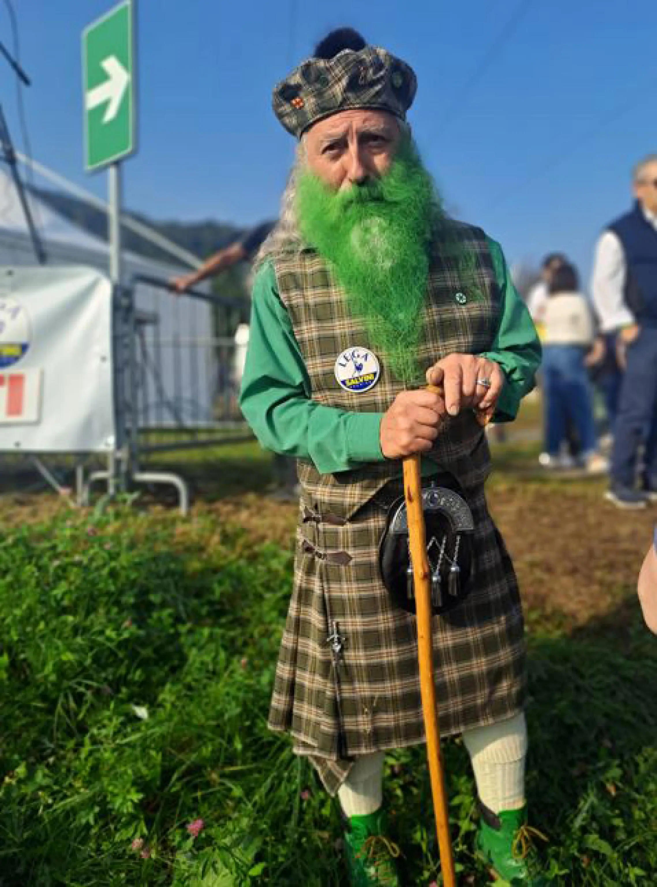 Ciao, mando qualche foto da raduno Pontida (sta uscendo notizia. foto mie, Michela Suglia)