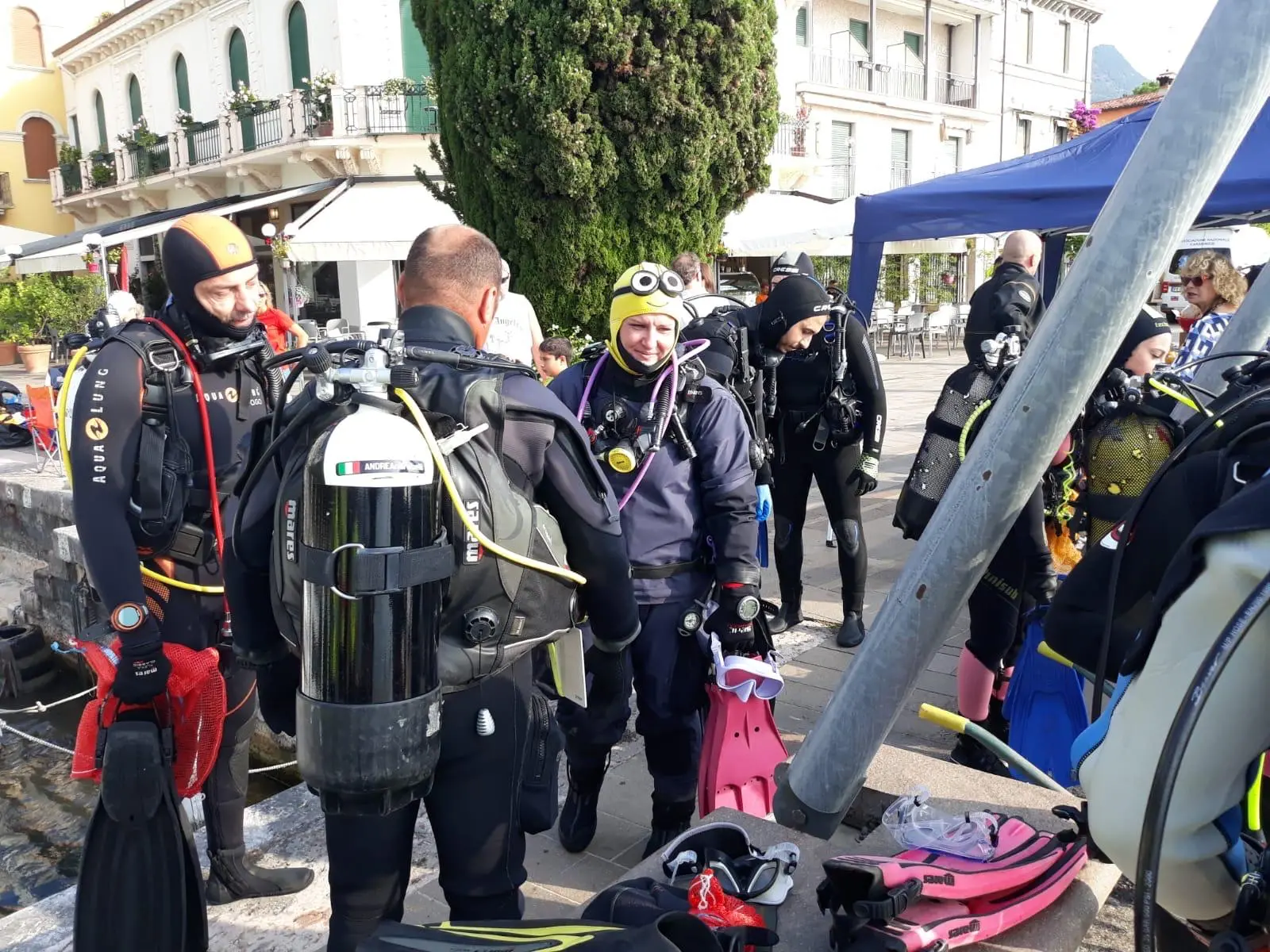 Puliamo i fondali: l'esito della pulizia nel lago di Garda a Gardone