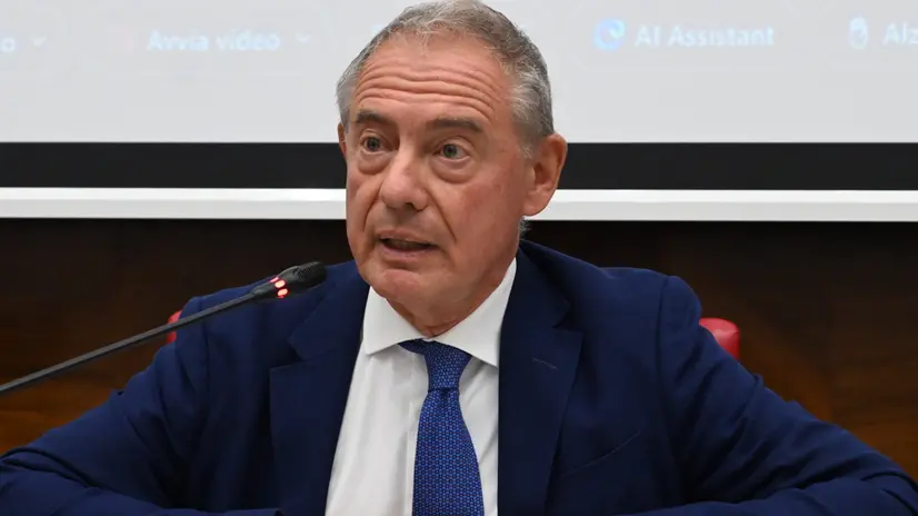 L'intervento del Ministro Adolfo Urso al parlamentino del Mimit nel corso del tavolo su ILVA, Roma 8 luglio 2025. ANSA/MAURIZIO BRAMBATTI