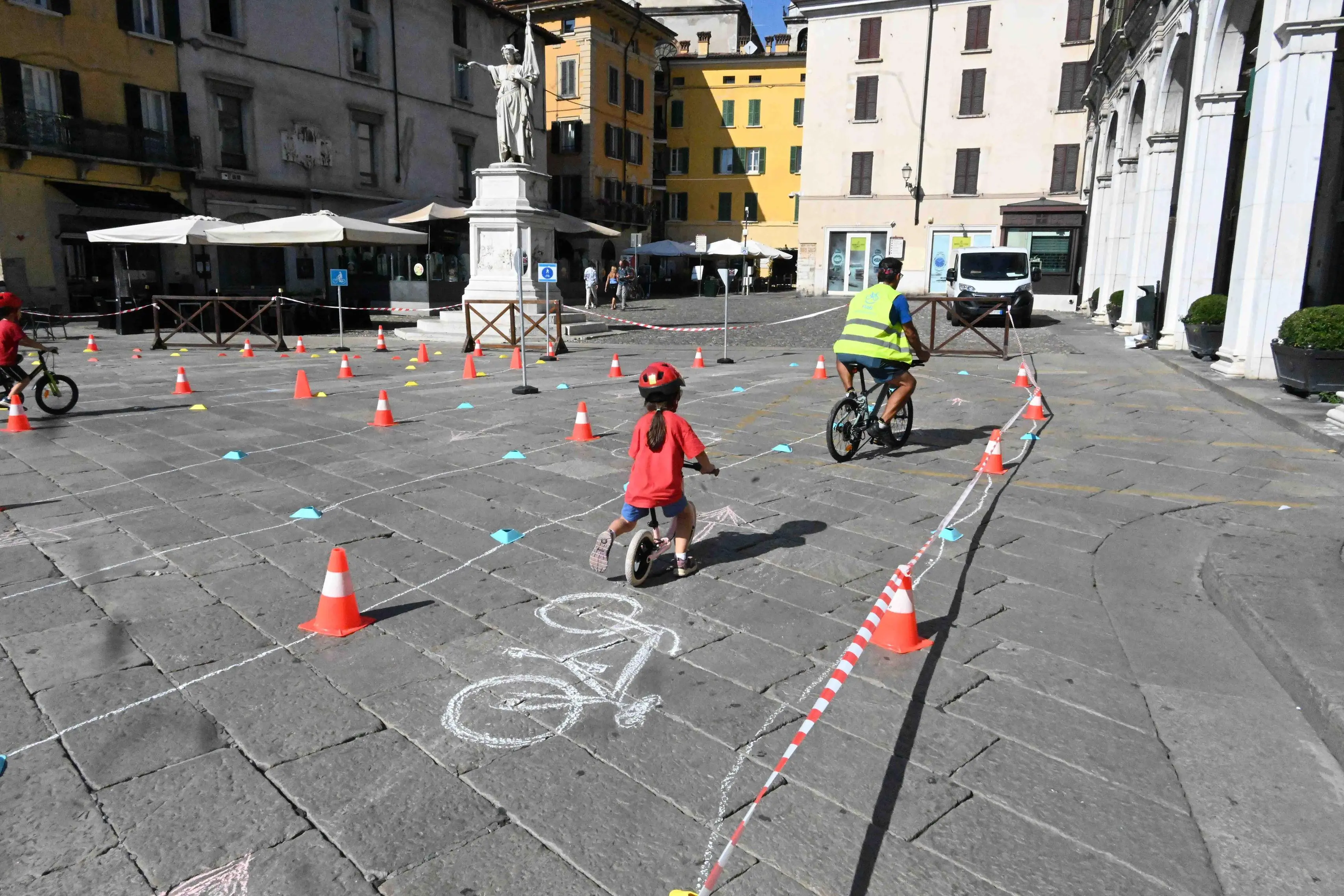 «Un, due Tramschool!» in piazza Loggia