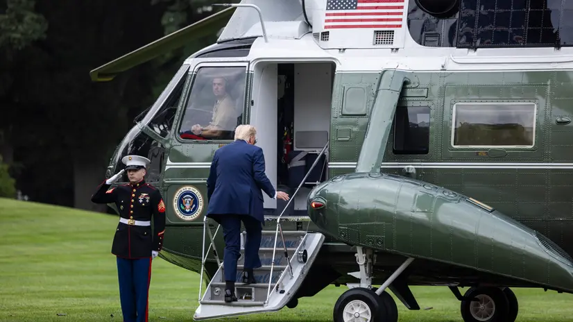 epaselect epa12395754 US President Donald Trump departs the White House for the funeral of slain conservative activist Charlie Kirk in Washington, DC, USA, 21 September 2025. The president answered questions about Kirk, as well as about Defense Secretary Pete Hegseth's new 'pledge' requirement for reporters. EPA/JIM LO SCALZO / POOL