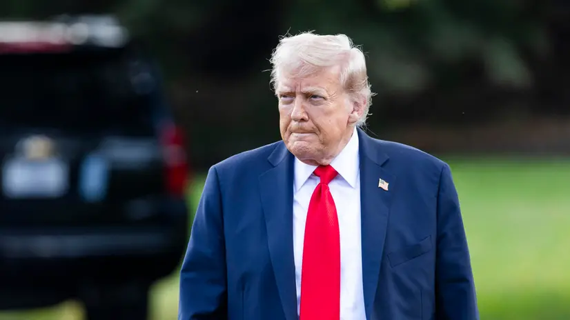 epa12370237 US President Donald Trump prepares to speak to reporters about the murder of Turning Point founder Charlie Kirk as he leaves the White House for New York City in Washington, DC, USA, 11 September 2025. Trump said law enforcement was making ‘big progress’ towards finding the killer. EPA/JIM LO SCALZO
