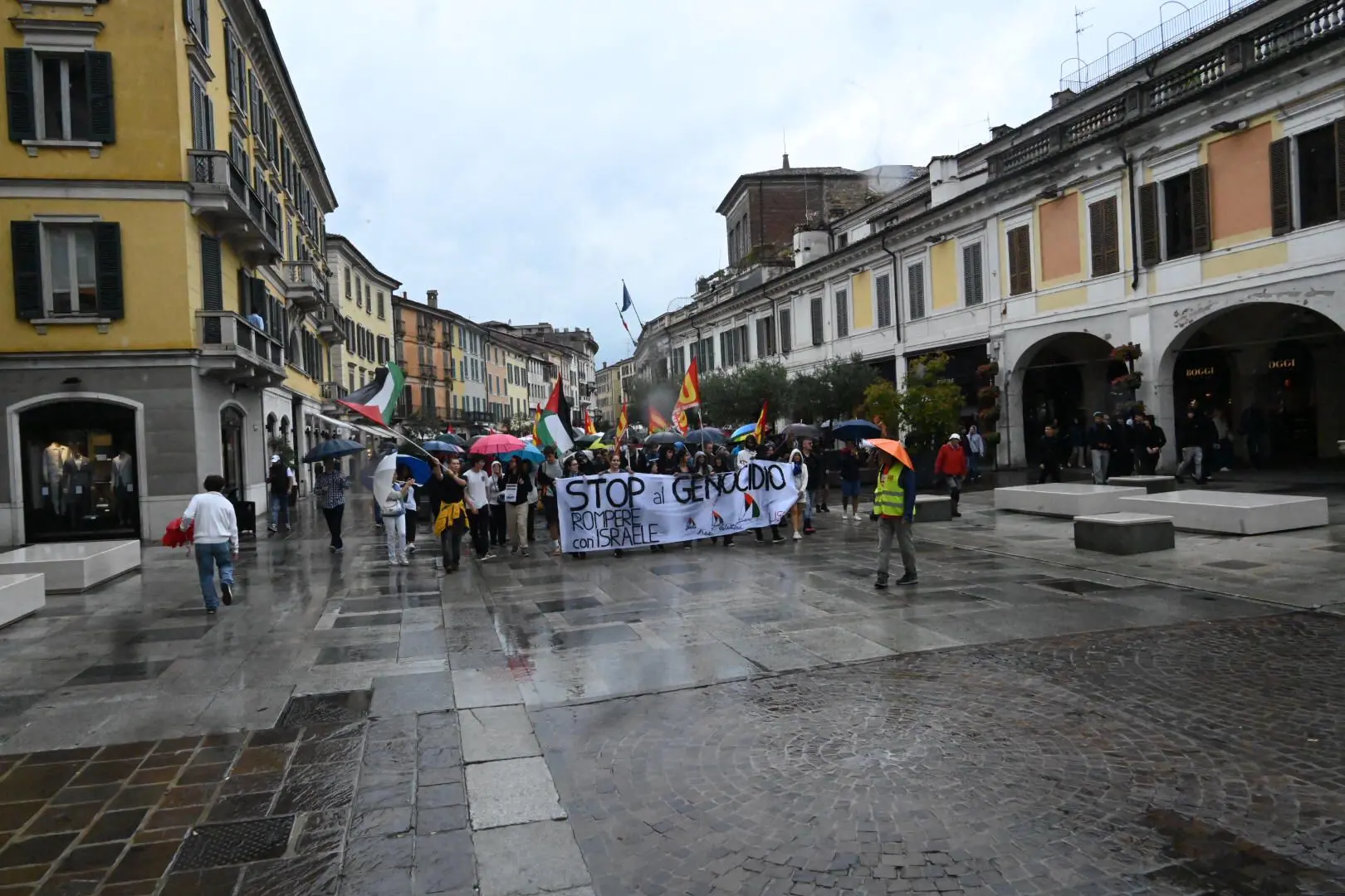Manifestazione a Brescia in occasione delle sciopero generale per Gaza