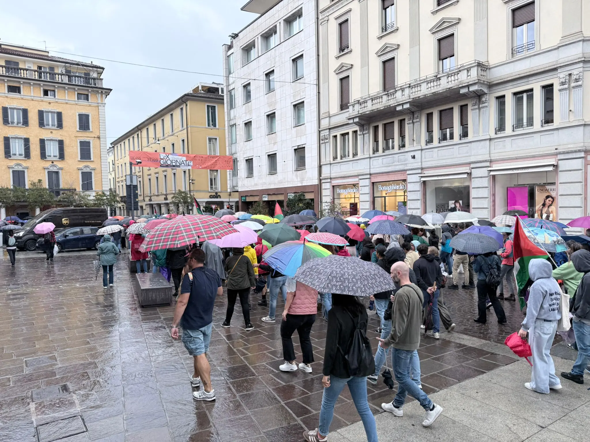 Manifestazione a Brescia in occasione delle sciopero generale per Gaza