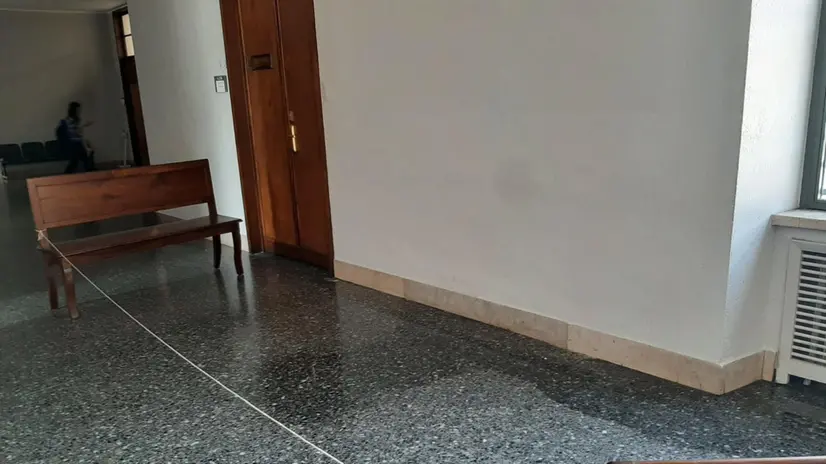 I danni causati dal maltempo che ha allagato delle stanze a Palazzo a Giustizia Milano, 25 luglio 2023. ANSA/Igor Greganti