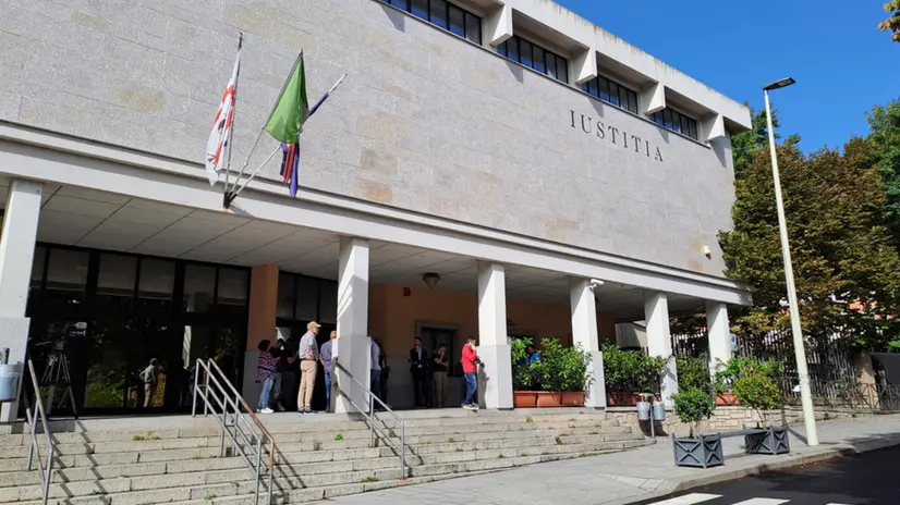 Processo a Grillo jr e amici a Tempio Pausania. Attesa per la sentenza.