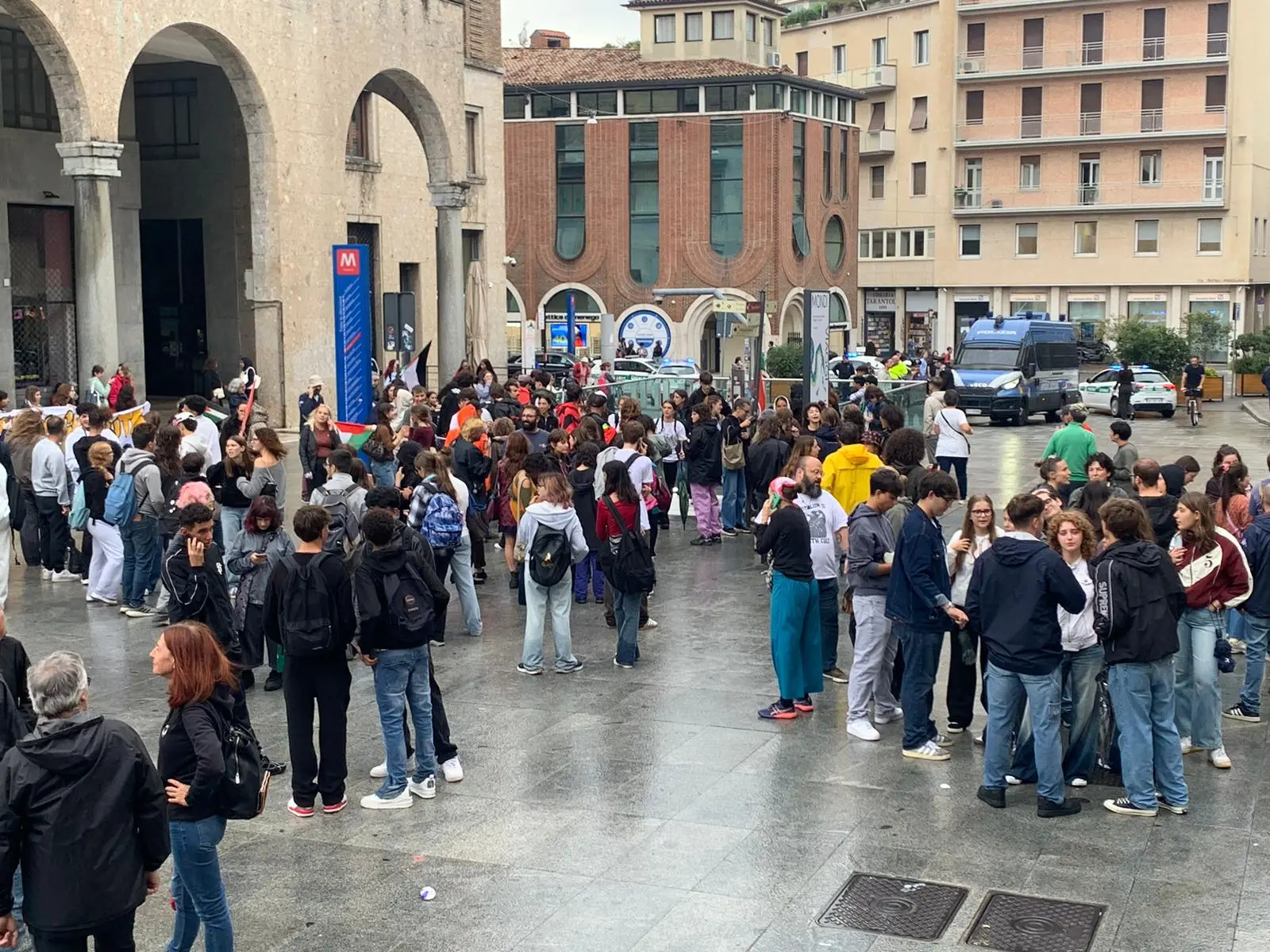 Manifestazione a Brescia in occasione delle sciopero generale per Gaza