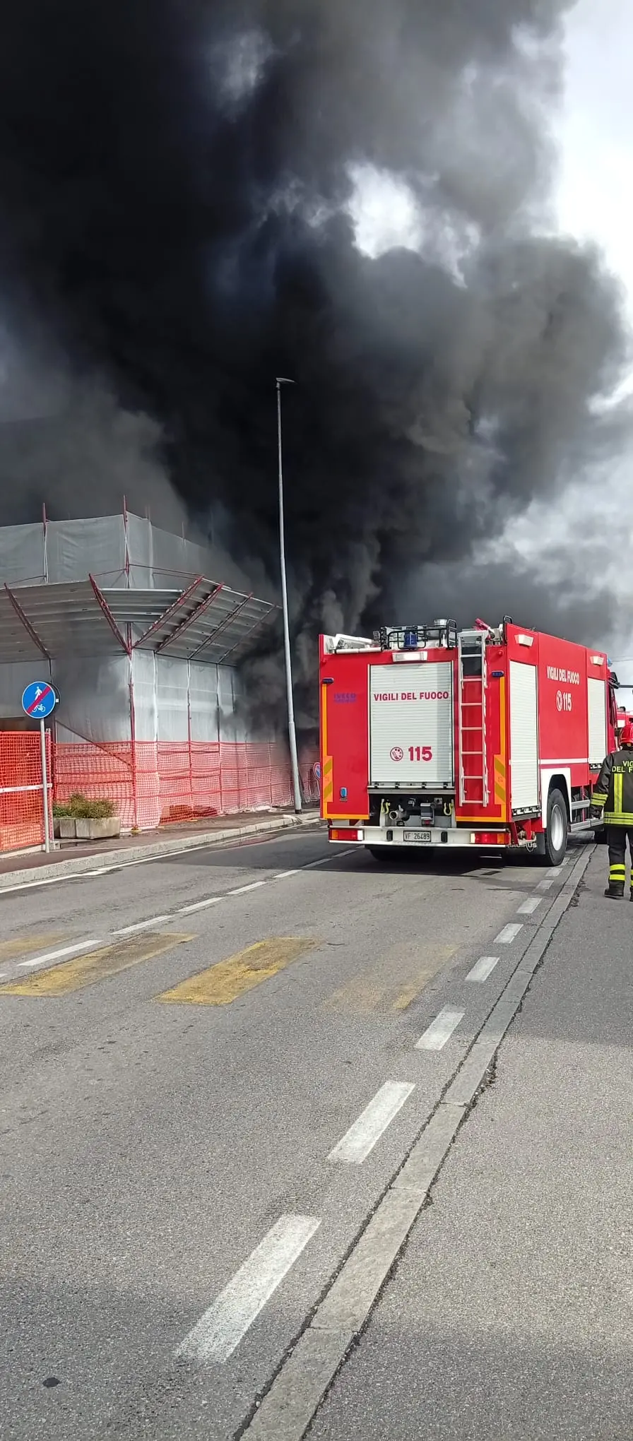 L'incendio a Rovato