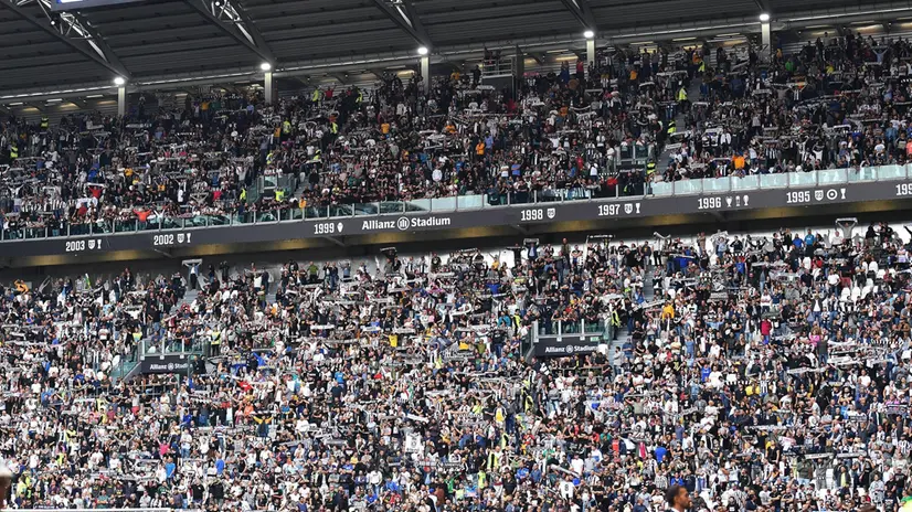 Tifosi della Juventus all'Allianz Stadium durante la partita del campionato di Serie A contro il Verona, Torino, 21 settembre 2019. ANSA/ALESSANDRO DI MARCO