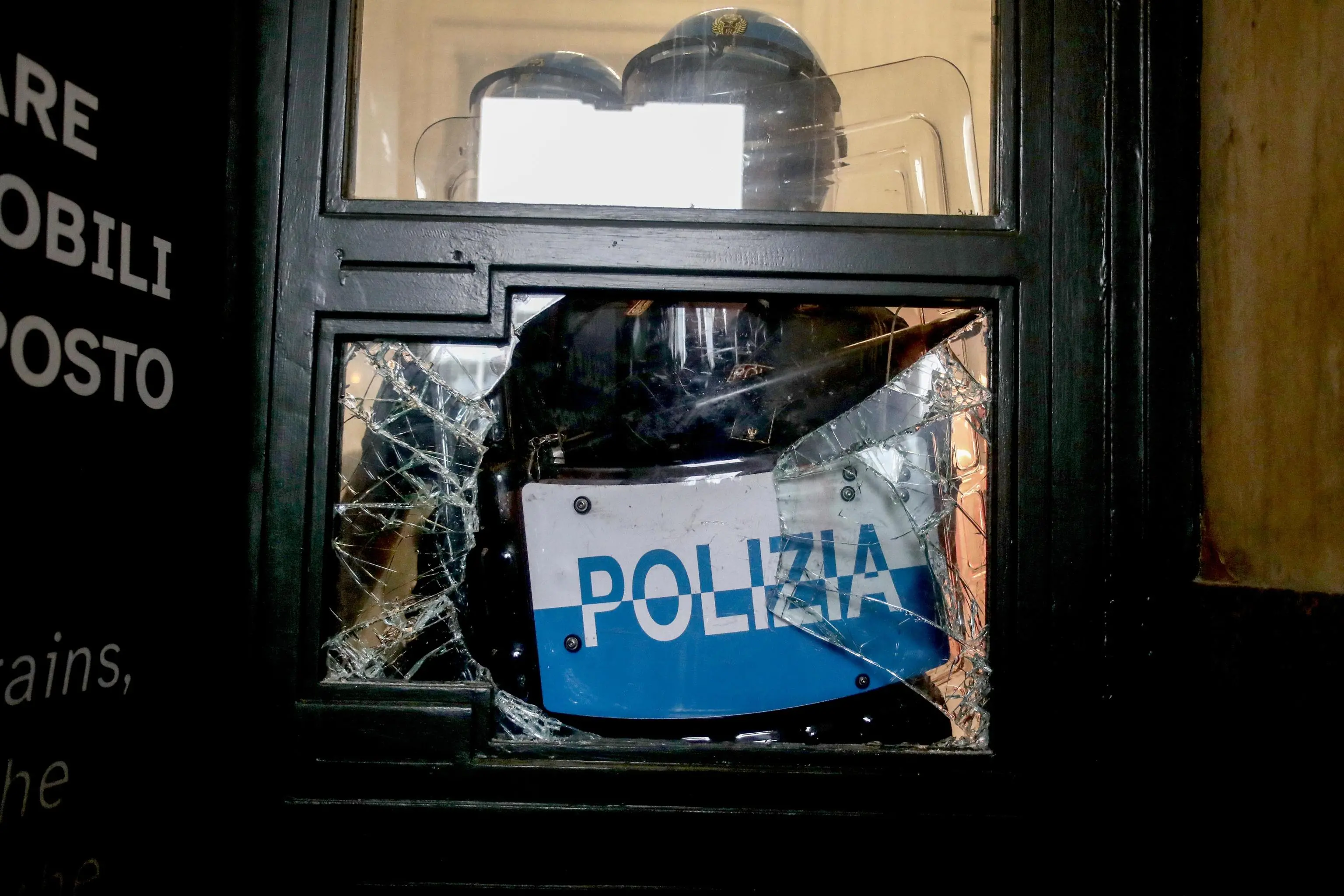 Milano, tensioni tra la Polizia e i manifestanti pro-Gaza