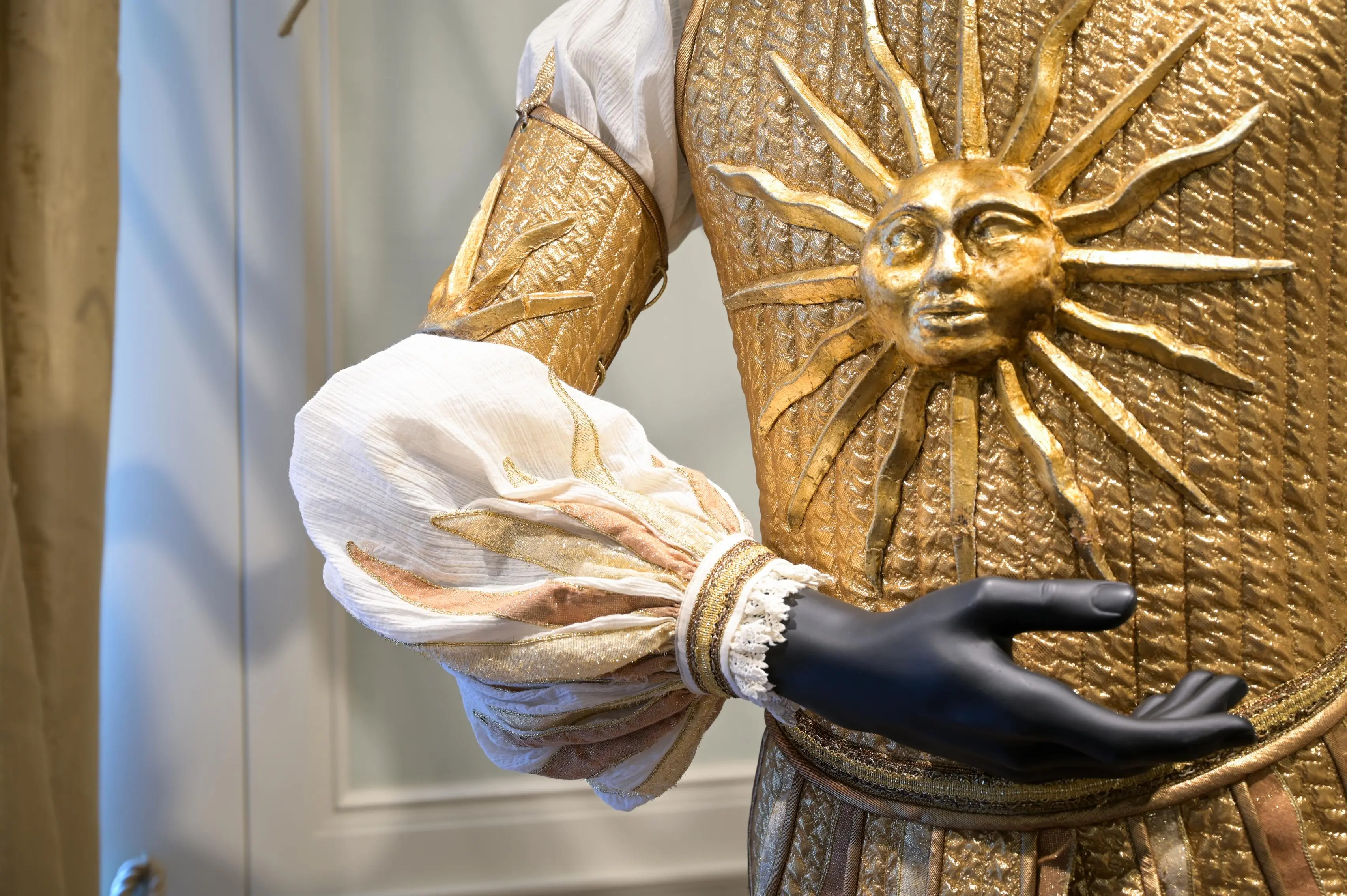 I costumi e gli abiti di scena in mostra a Casa Museo Zani