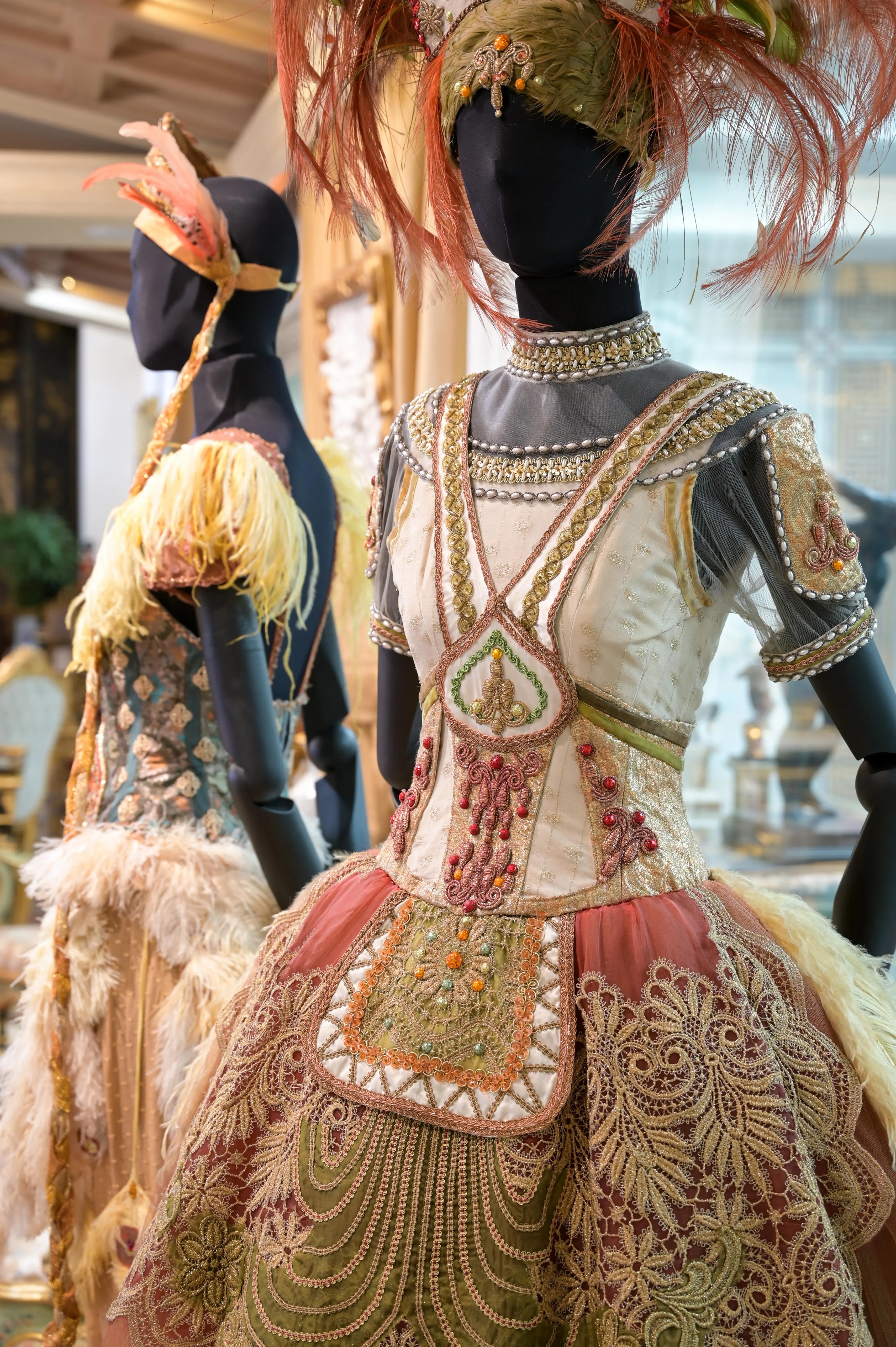 I costumi e gli abiti di scena in mostra a Casa Museo Zani