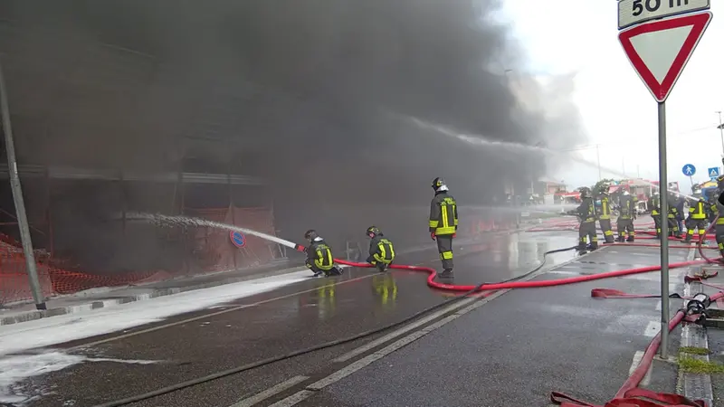 L'incendio a Rovato