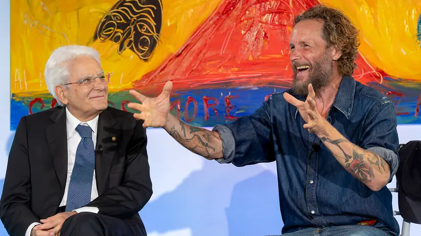 Napoli - Il Presidente della Repubblica Sergio Mattarella con Jovanotti a Nisida in occasione della cerimonia di inaugurazione dell’anno scolastico 2025-2026, oggi 22 settembre 2025. (Foto di Paolo Giandotti - Ufficio Stampa per la Stampa e la Comunicazione della Presidenza della Repubblica)
