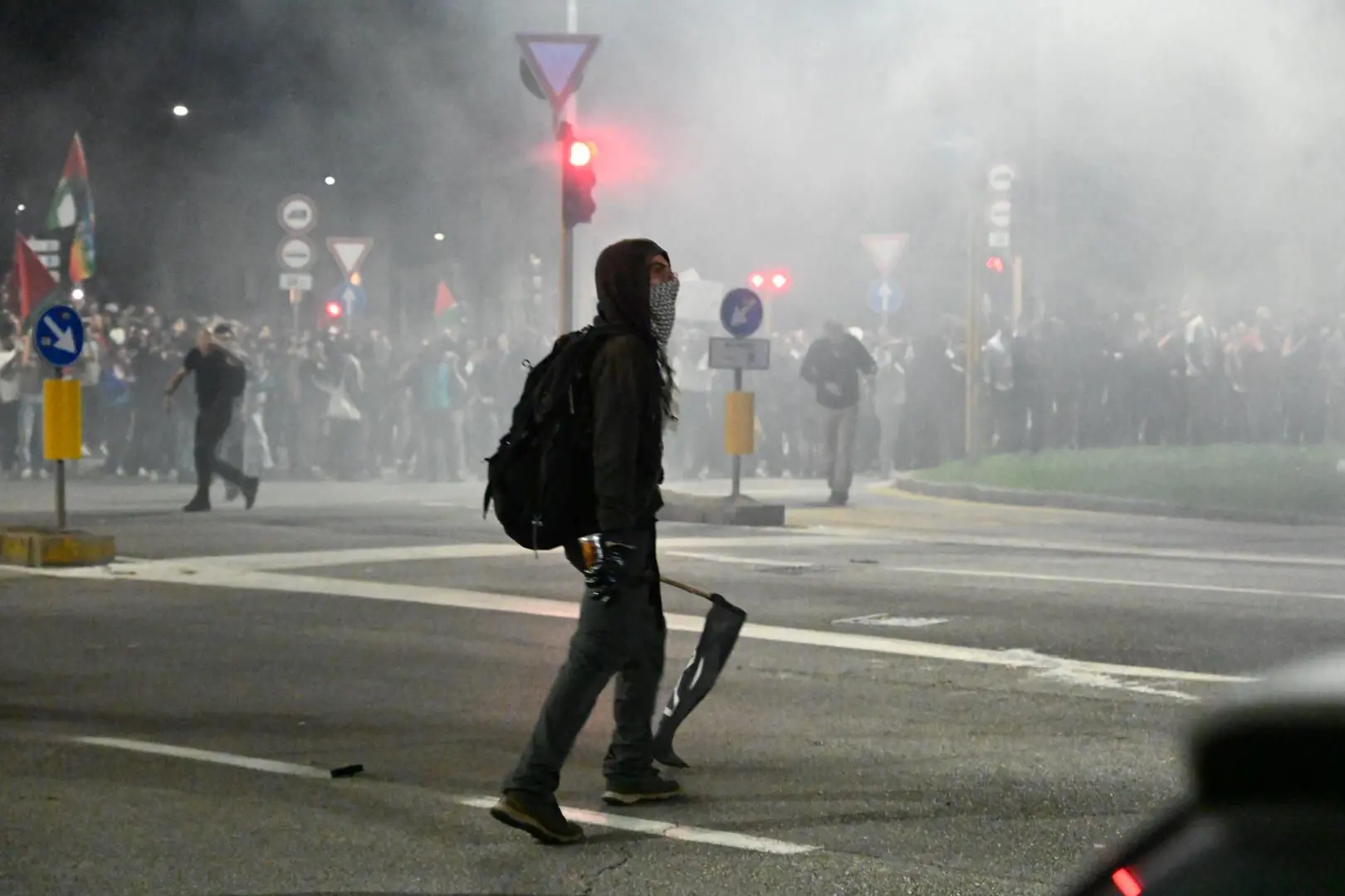 Corteo per Gaza, scontri tra manifestanti e Polizia