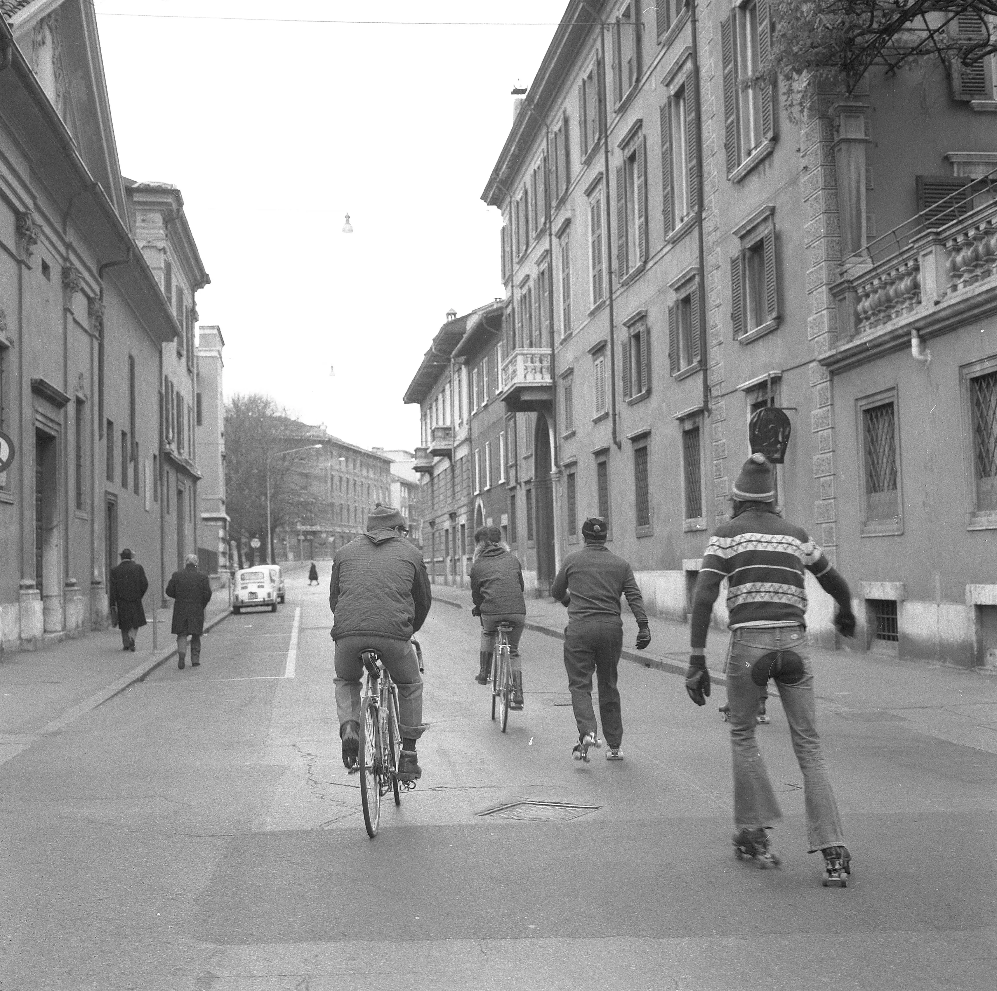 Domenica a piedi a Brescia nel 1973